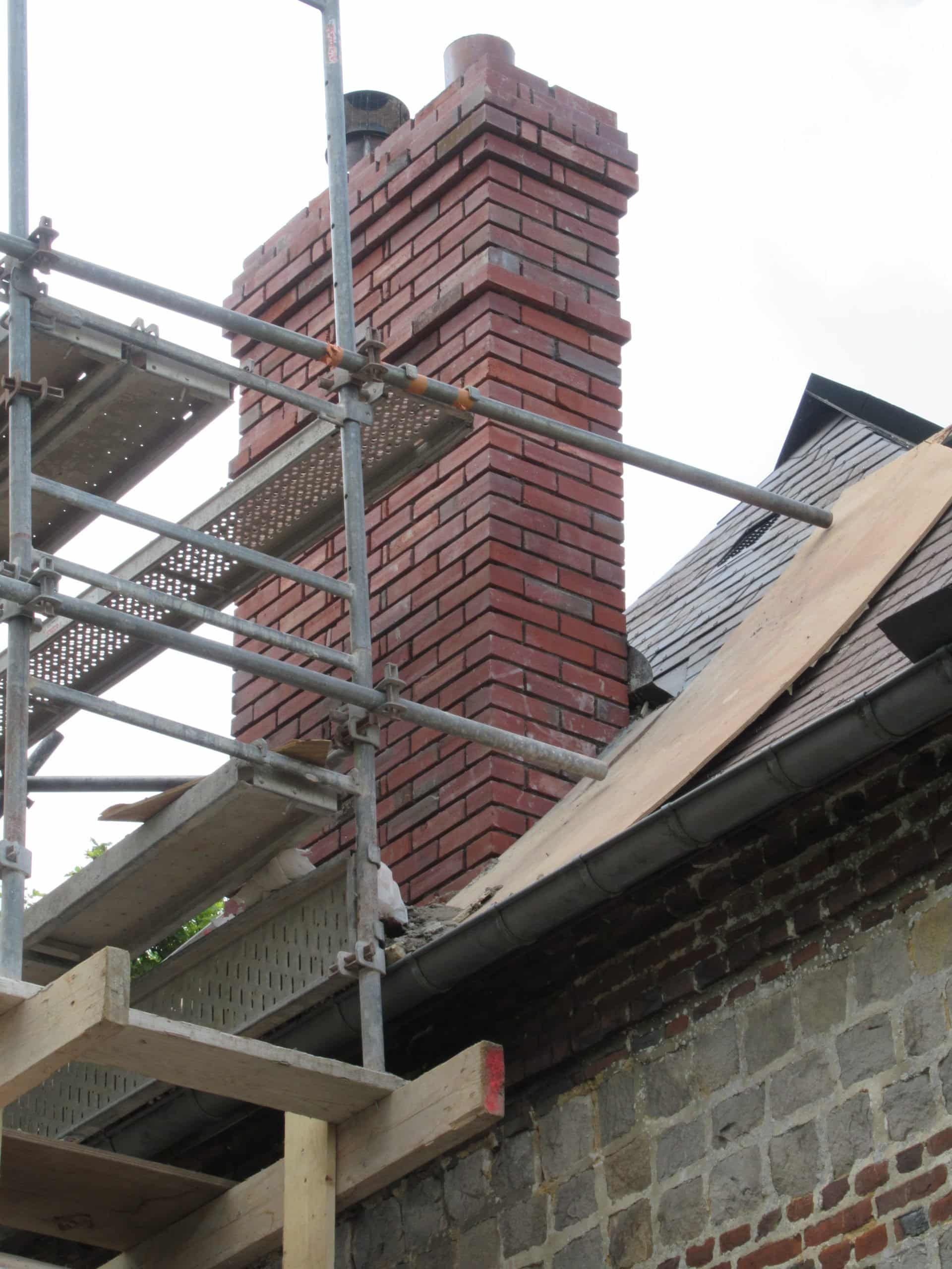 cheminee-complete-souche-brique-renovation-reparation